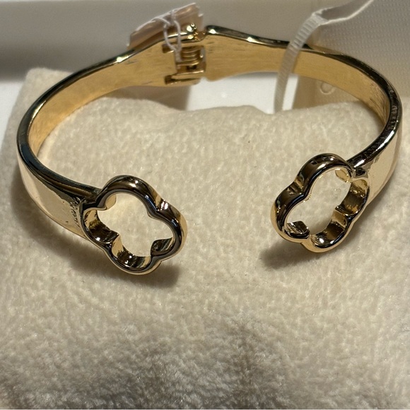 Crown & Ivy Hinged Bracelet - Picture 1 of 3